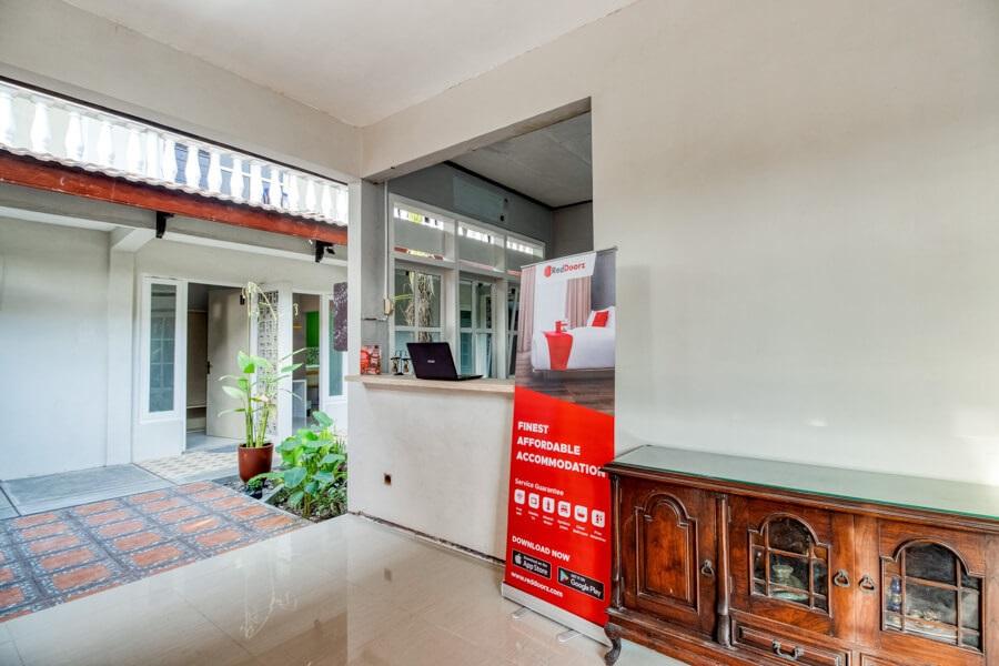 Reddoorz Near Malioboro Tugu Station Jogja Hotel Yogyakarta Eksteriør billede