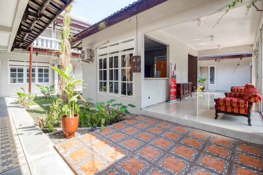 Reddoorz Near Malioboro Tugu Station Jogja Hotel Yogyakarta Eksteriør billede