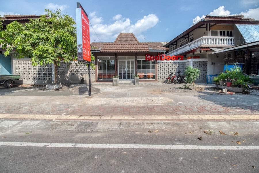 Reddoorz Near Malioboro Tugu Station Jogja Hotel Yogyakarta Eksteriør billede