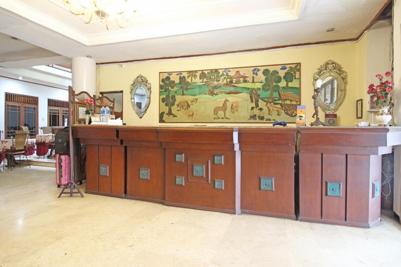Reddoorz Near Malioboro Tugu Station Jogja Hotel Yogyakarta Eksteriør billede